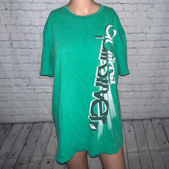 Quiksilver Other - Quiksilver Green & White Shirt size M